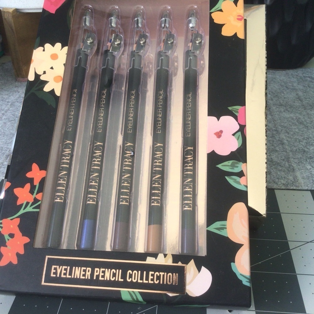 Makeup bundle - Picture 6 of 8